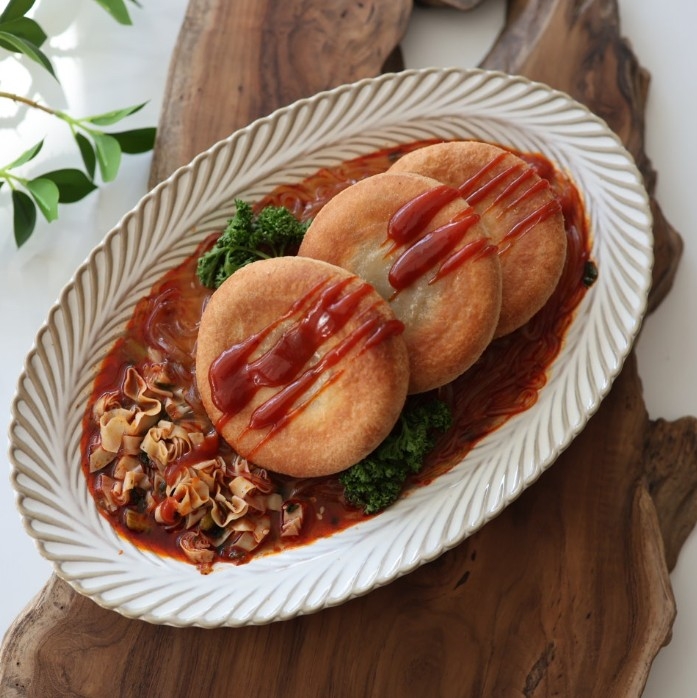 마라소스를 곁들인 잡채호떡