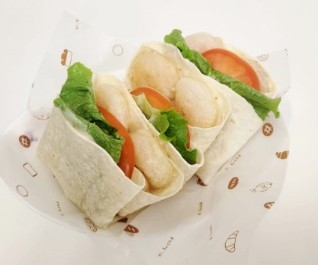 奶油虾，玉米饼三明治。