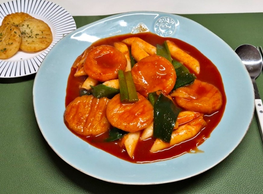 Spicy “Gnocchi-bokki” made with Parmesan cheese gnocchi.
