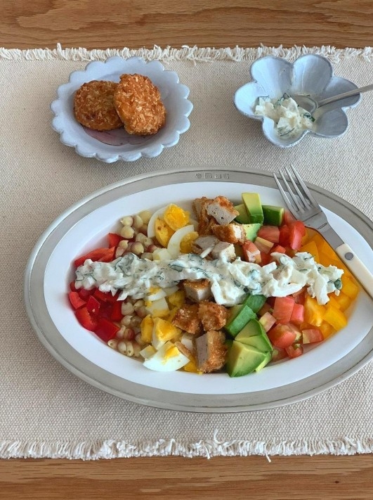 オートミールチキンナゲット。 「コブサラダ」